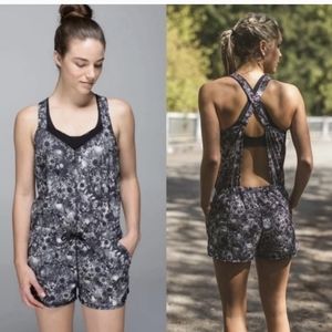 Lululemon The Runsie Flowabunga Black Angel Wing / Black